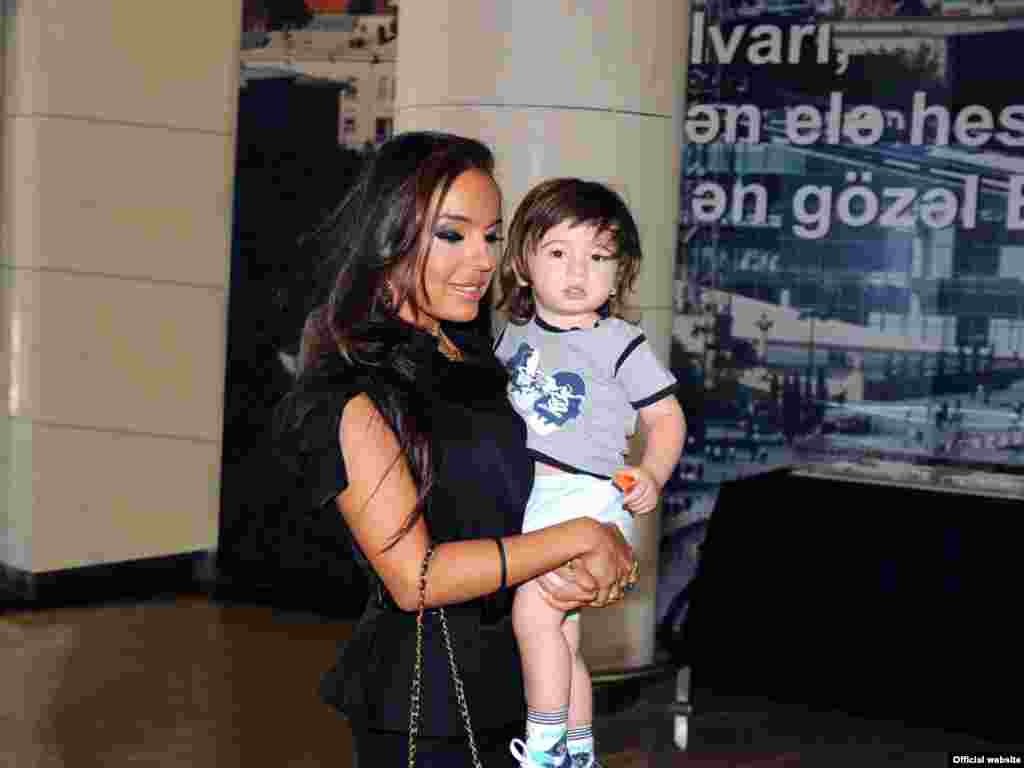 Лейла Алиева с сыном Али. Старшая дочь президента Азербайджана. Главный редактор журнала "Баку".