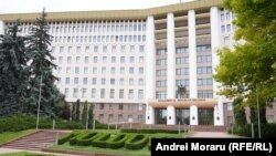 La parlamentarele din 28 septembrie, cetățenii moldoveni își vor alege cei 101 deputați, pentru un mandat de patru ani