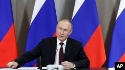 Russian President Vladimir Putin chairs a meeting in Samara, Russia on September 5