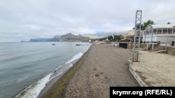 Пляж в Судаке, июнь 2025 года