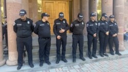 Ըստ իշխանականների՝ իրավապահները հոգևորականներին հետապնդելու ցուցում չեն ստացել, ընդդիմադիրները հակառակն են պնդում