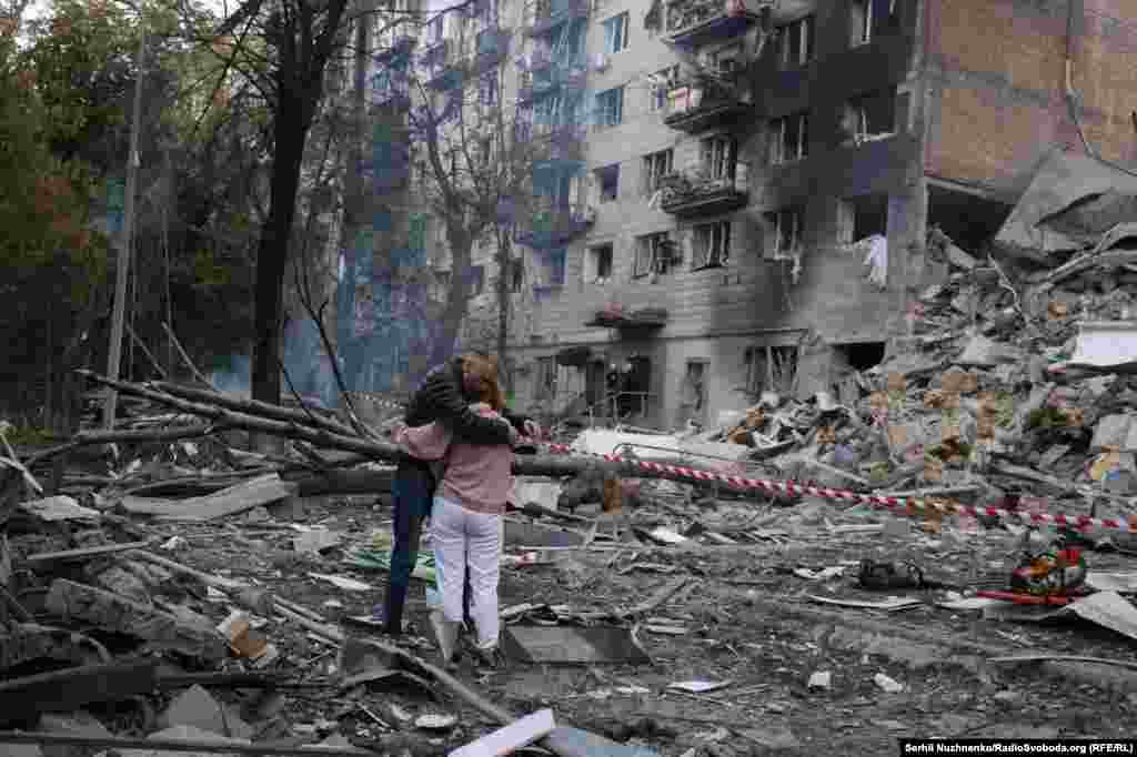 Кыйраган үйдүн урандысы. 