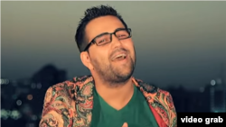 Türkmenistanly meşhur aýdymçy Nazir Habibow mundan bir ýarym ýyl öň tussaglykdan azatlyga çykypdy.