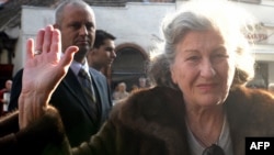 Biljana Plavšić po dolasku u Beograd