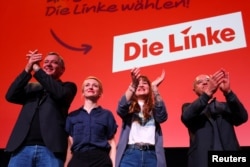 Lideri ai partidului de stânga, Die Linke, la o un eveniment de campanie, la Berlin, pe 21 februarie 2025