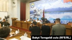 Комитет Жогорку Кенеша изучает заключение комиссии по событиям в Кой-Таше. 10 декабря 2019 г.