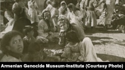 Тарыхый сүрөт. Осмон империясынын тушундагы армян кыргыны учурунда тартылган.  Геноцид тууралуу кайчы пикирлер Ереван менен Анкаранын алакасына кедергисин тийгизип келет.