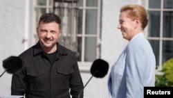 Înaintea Parisului, Zelenski a vizitat miercuri Danemarca, fiind primit de prim-ministra Mette Frederiksen.