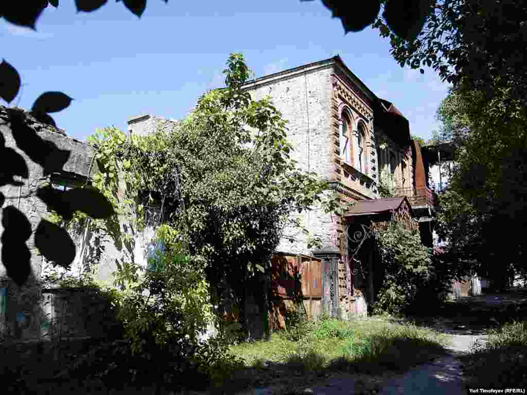 ომის კვალი, სოხუმი, 2011 წლის აგვისტო