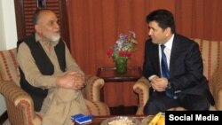 Ҷунбиши ислоҳот ва рушд бо нашри ин акс гуфт, ки Шарофиддин Гадоев бо Фазлурраҳмон Орӣ, мудири маркази таҳлилии Sahar Discourse Center мулоқот кардааст