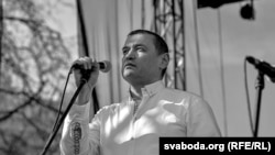 Алесь Ліпай выступае на сьвяткаваньні 100-годзьдзя БНР, Менск, 25 сакавіка 2018 г.