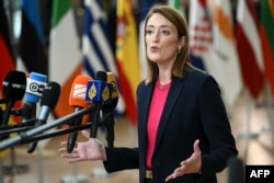 Președinta Parlamentului European a susținut dimineață o conferință de presă după discuțiile cu liderii europeni pe tema împrumutului pentru Ucraina din banii de active rusești.