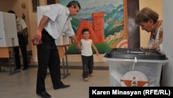 Выборы в Карабахе (архив)