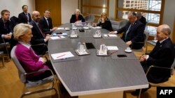 Եվրոպական հանձնաժողովի նախագահ Ուրսուլա ֆոն դեր Լայենը, Եվրոպական խորհրդի նախագահ Շառլ Միշելը, Ֆրանսիայի նախագահ Էմանյուել Մակրոնը, Իտալիայի վարչապետ Ջորջա Մելոնին, Հունգարիայի վարչապետ Վիկտոր Օրբանը և Գերմանիայի կանցլեր Օլաֆ Շոլցը, Բրյուսել, 1-ը փետրվարի, 2024թ.