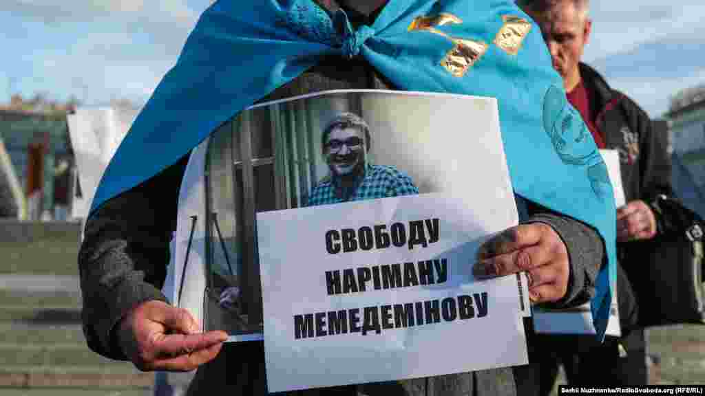 Звільнити Мемедемінова весь цей час вимагали низка українських правозахисних та медійних організацій. Активісти зверталися за допомогою до урядів країн Євросоюзу, США, Канади та Японії. А російський правозахисний центр &laquo;Меморіал&raquo; визнав кримського блогера політичним в'язнем