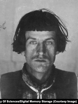 Портрет на мъж от Западна Украйна, заснет около 1900 г.