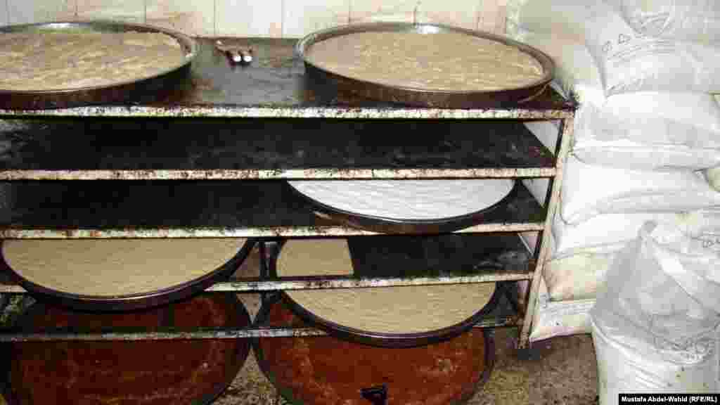 Иракский Кербеле. Местные пироги "дахина" ждут своей очереди