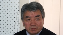 "Кайрыктарды кагазга түшүрбөгөнүмө өкүнөм"