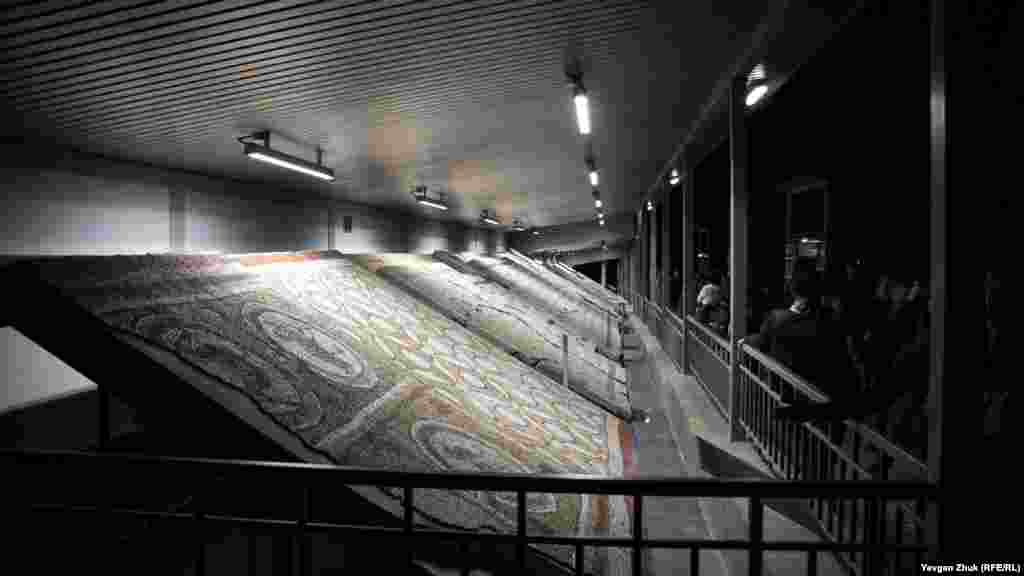 Виставка мозаїк. Мозаїчна підлога була невід'ємною частиною християнських храмів