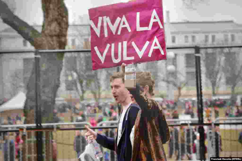 "Няхай жыве вульва"