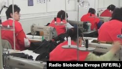 Илустрација: Работнички во текстилна фабрика 