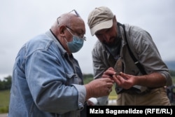 თენგიზ მეშველიანი და გიორგი ბიძინაშვილი