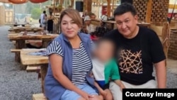 Бермет Анварбекова и Азамат Доронбеков с сыном.