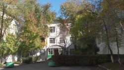 Ата-энелерди жаатташтырган мектептеги чыр