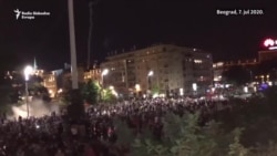 Policija bacila suzavac na demontrante