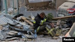 Președintele Ucrainei va invoca cele mai noi tragedii provocate de loviturile rusești, ca atacul de la Lvov, din 4 septembrie, pentru a convinge aliații să ajute mai direct și mai amplu Ucraina, pe plan militar. 