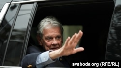 Джон Коўл, архіўнае фота