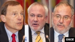 Сопредседателя Минской группы ОБСЕ (слева направо) Роберт Брадтке (США), Игорь Попов (Россия) и Жак Фор (Франция)