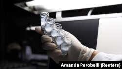  COVID-19 вирусуна каршы иштелип чыккан «Biotech» вакцинасы. Бразилия. Январь, 2021-жыл. 