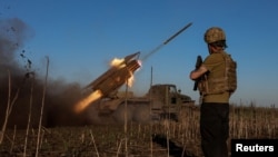 Un lansator de rachete ucrainean, în apropiere de orașul Pokrovsk. (fotografie de arhivă)