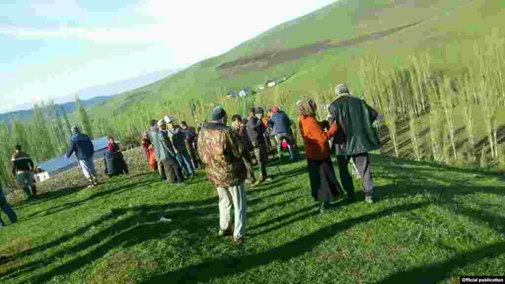 Жер көчкүнүн көлөмү болжол менен 1 млн метр кубду түзгөн.