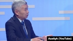 Бектур Зулпиев "Азаттыктын" студиясында. Ноябрь, 2020-жыл.