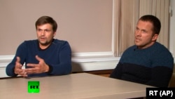 Так называемые Руслан Боширов и Александр Петров во время интервью на RT