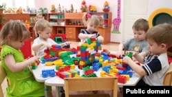 Балалар бакчасында (архив фотосы)