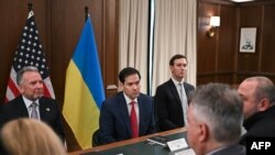 Марко Рубио (в центре) на переговорах с украинской делегацией