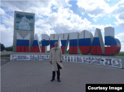 „სასიცოცხლო მნიშვნელობას იძენს რუსეთთან პირდაპირი დიალოგის დაწყება და ამ საქმეში ჩვენი, ხალხის ხმა და მოთხოვნა გადამწყვეტი იქნება”, - პარტიის, “სოლიდარობა მშვიდობისთვის” წევრი მიხეილ ჟღენტი ოკუპირებულ მარიუპოლში