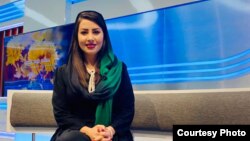 مسکا نیازۍ له ملي راډیو او ټېلېوېژن سره کار کوي