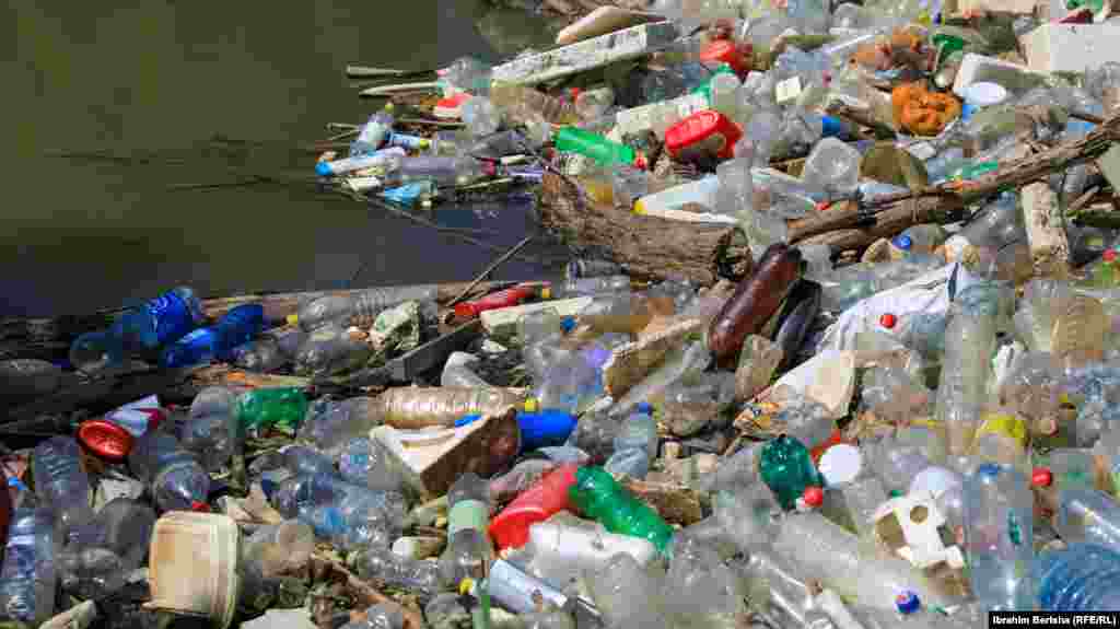 Fotografi e bërë në fshatin Barilevë.