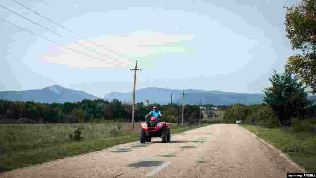 Щоб об'їхати краси долини, можна також взяти в оренду квадроцикл