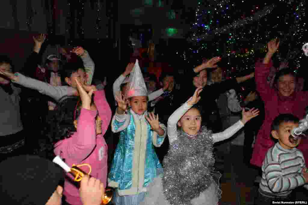 Новогодний утренник в Центре детского творчества "Келечек"