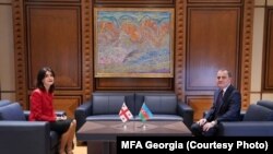 აზერბაიჯანში ჯერ მაკა ბოჭორიშვილი გაემგზავრა - ხვალ მას შეუერთდება ირაკლი კობახიძე, რომელიც ილჰამ ალიევთან გამართავს მოლაპარაკებებს.