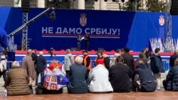 Hiljade pristalica vlasti na Vučićevom 'svenarodnom saboru' u Beogradu