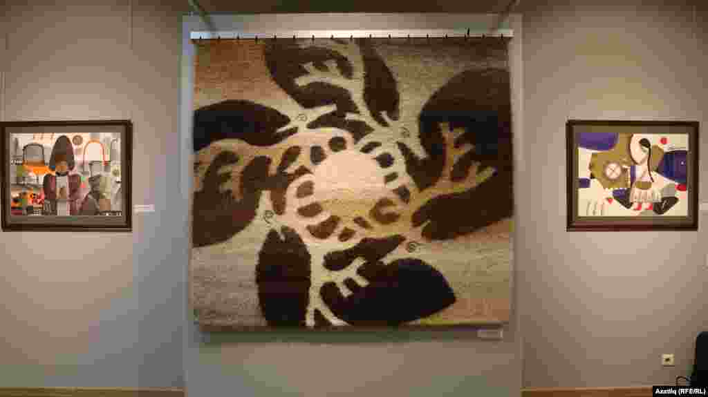 Ат кылы, агач, замш белән кулдан ясалган тукыма