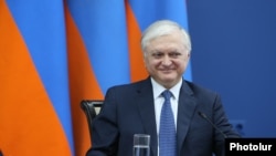 ՀՀ այժմ նախկին արտգործնախարար Էդվարդ Նալբանդյան, արխիվ