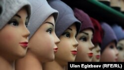 Дордой базарындагы товарлар. 