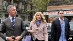 Presidenti i Malit të Zi, Millo Gjukanoviq, me bashkëshorten Lidija dhe djalin e tyre, Bllazho.